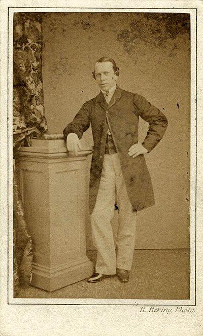Photograph of Lindsay Sloper