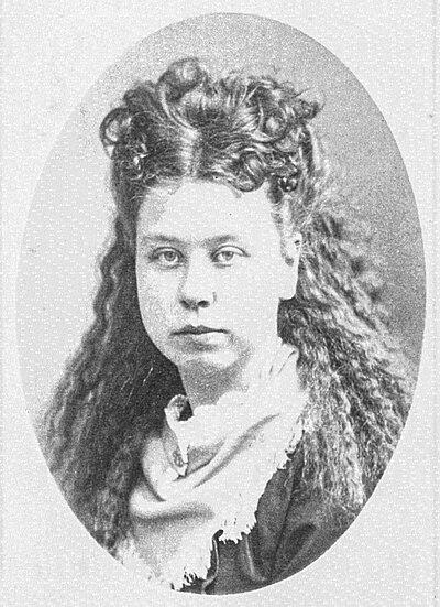 Photograph of Edith E. Moulton