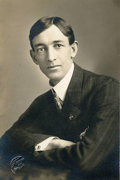 Photograph of Lee Morris
