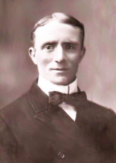 Photograph of Tom Leamore