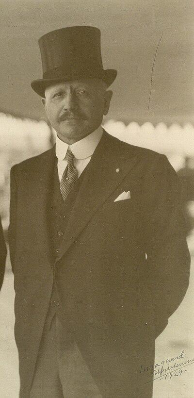 Photograph of Benny Dessau