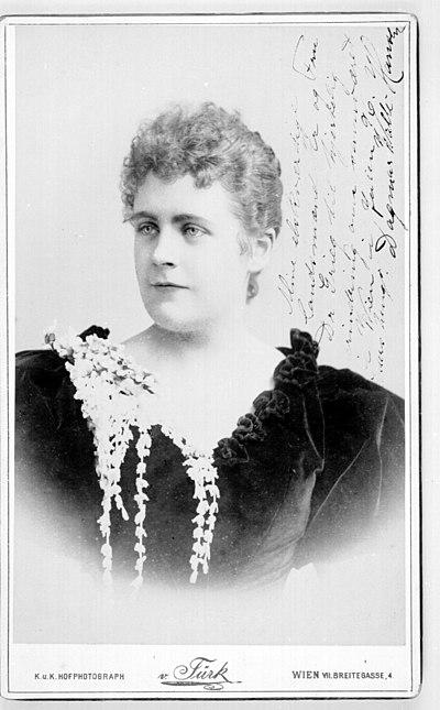 Photograph of Dagmar Walle-Hansen