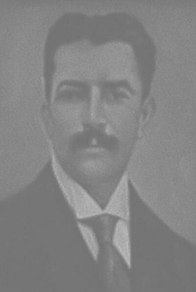 Photograph of Luis F. Pérez