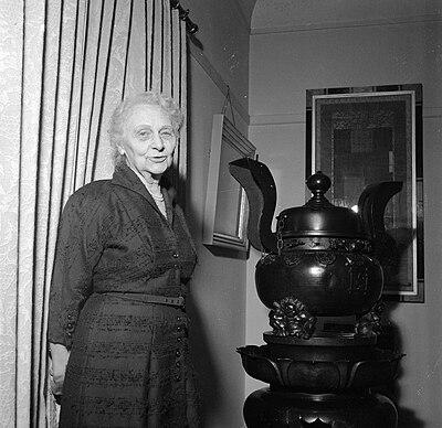 Photograph of Jo Bauer-Stumpff