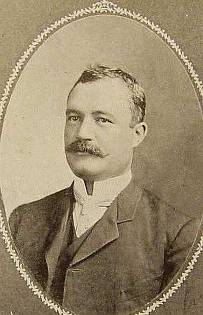 Photograph of Luis Medina Barrón