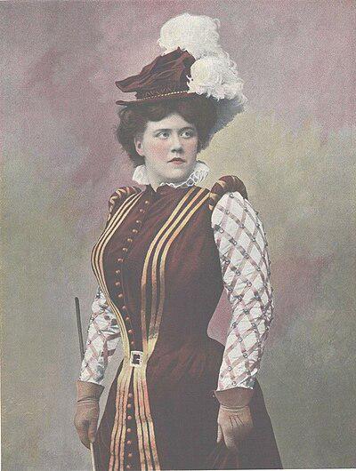Photograph of Jeanne Darlays