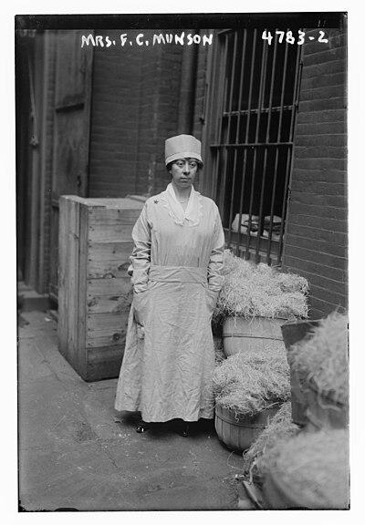 Photograph of Cora Mallory Munson