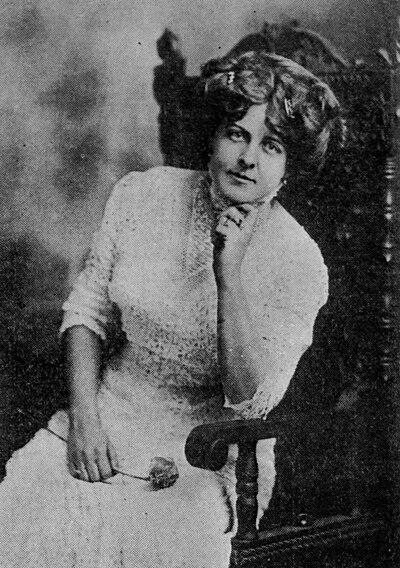 Photograph of Lucia Zora