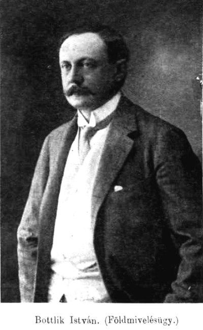 Photograph of István Bottlik