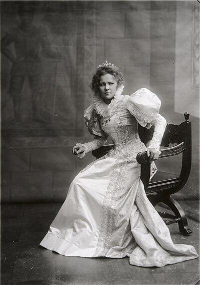 Photograph of Elli Tompuri