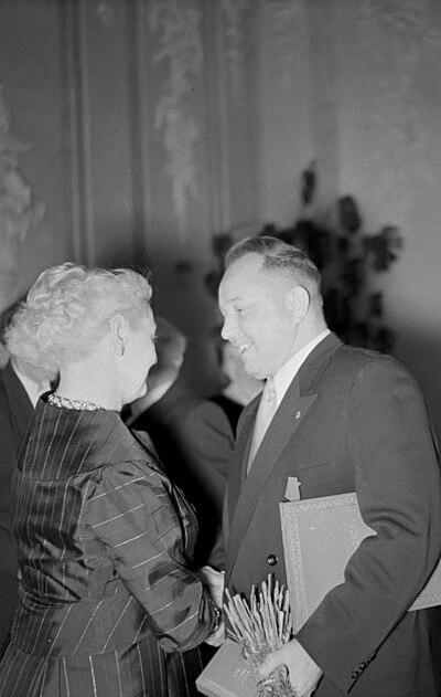 Photograph of Elly Winter