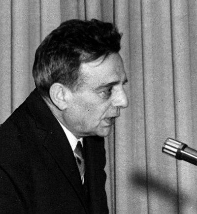 Photograph of Mario Gliozzi