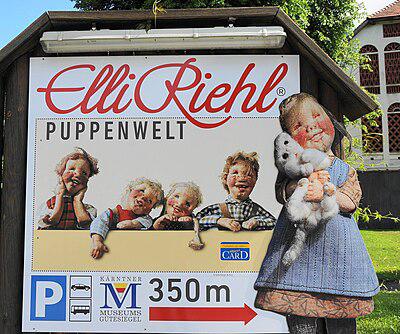 Photograph of Elli Riehl