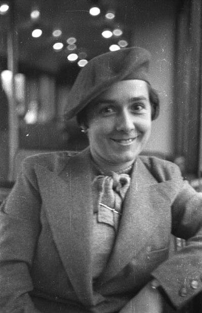 Photograph of Pilar Sansinenea Goñi